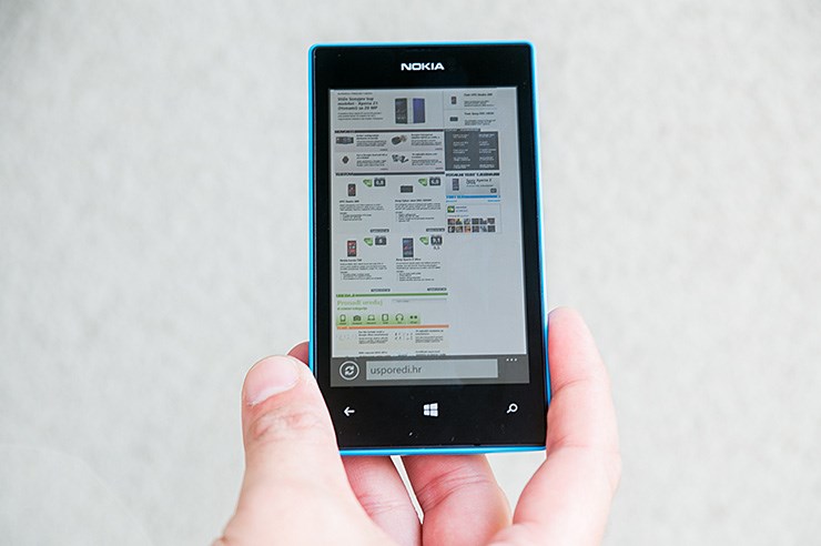 Nokia Lumia 520 (15).jpg